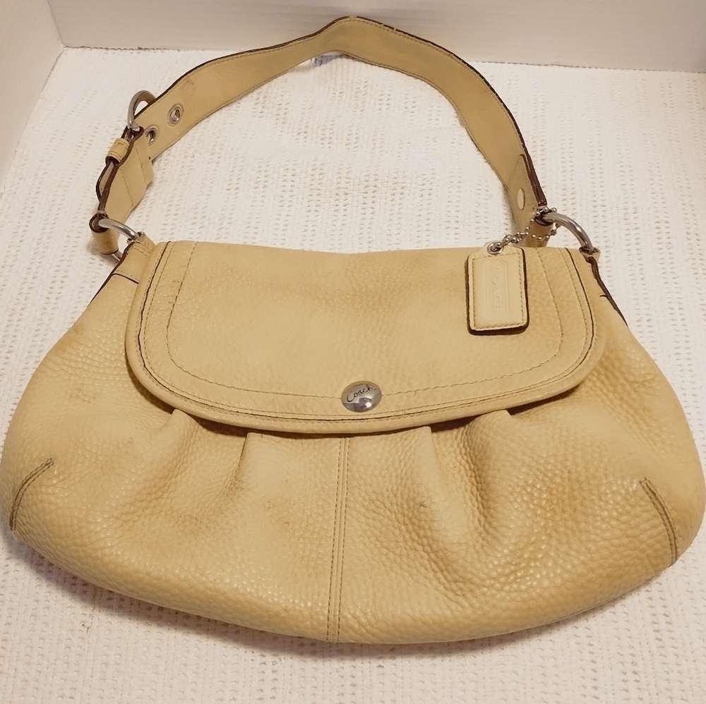 **Rare** Vintage Coach Pebble Cream Leather Shoulder Hobo Bag
